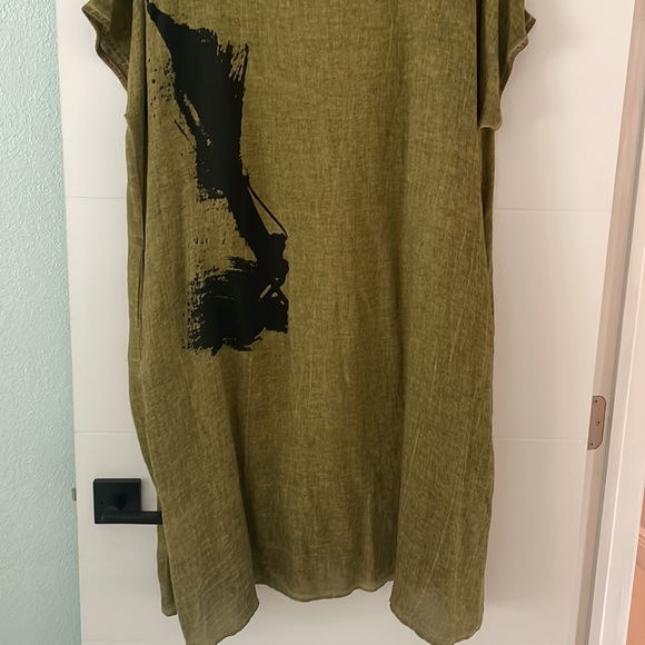 Unique artzy dress - Picture 3 of 8